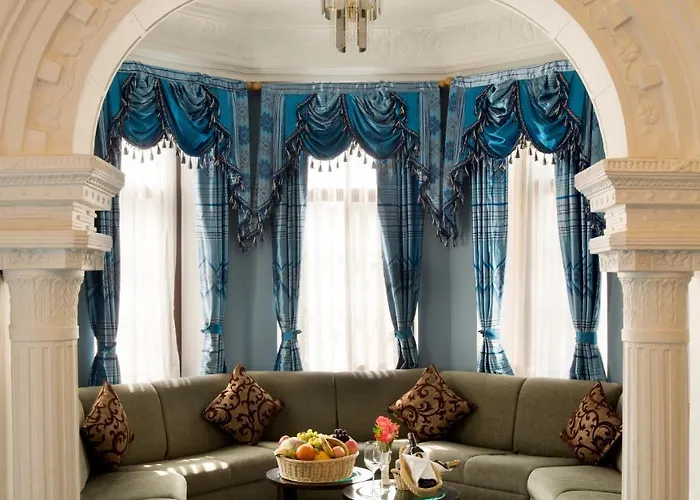 Maya Manor Boutique - A Restored Heritage Mansion In The Heart Of